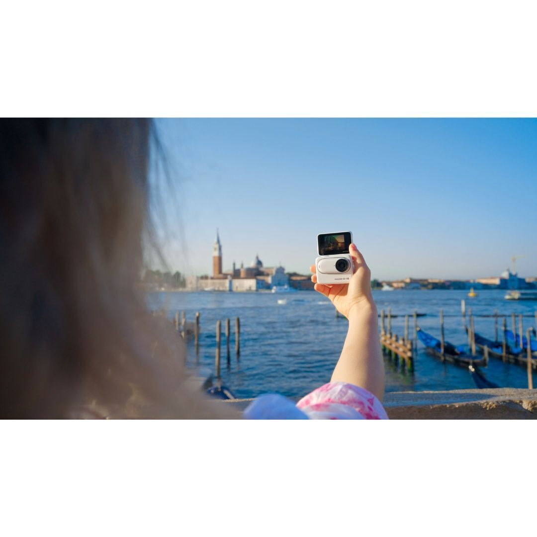 Insta360 GO 3S Action Camera with Compact Design, 4K Video Resolution (64GB, Arctic White)