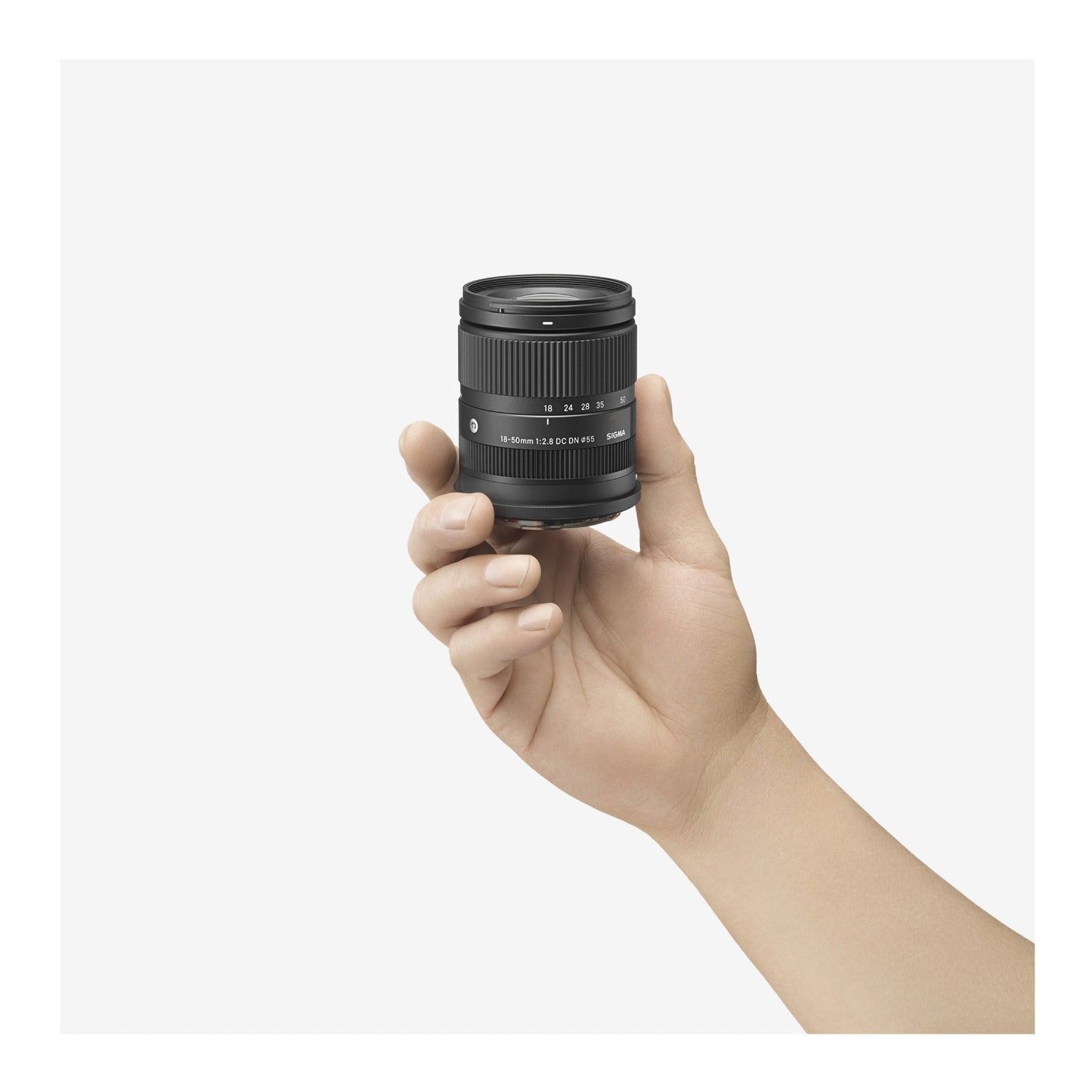 Sigma 18-50mm f/2.8 DC DN Contemporary Lens (Sony E-Mount) Bundle