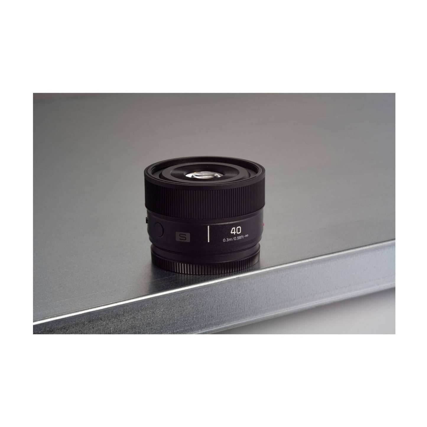 Panasonic LUMIX S 40mm f/2 Compact Prime L-Mount Lens (Black)