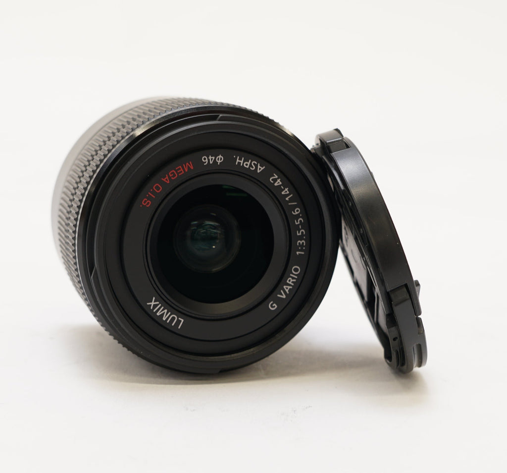 Panasonic LUMIX G7 Mirrorless Camera with 14-42mm f/3.5-5.6 Lens (Silver) (Used)