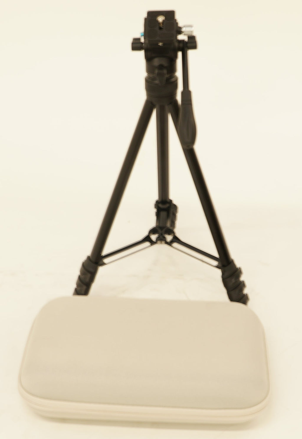 Vaonis Hestia Smartphone-Based Lightweight Telescope (Eclipse Pack) (Used)