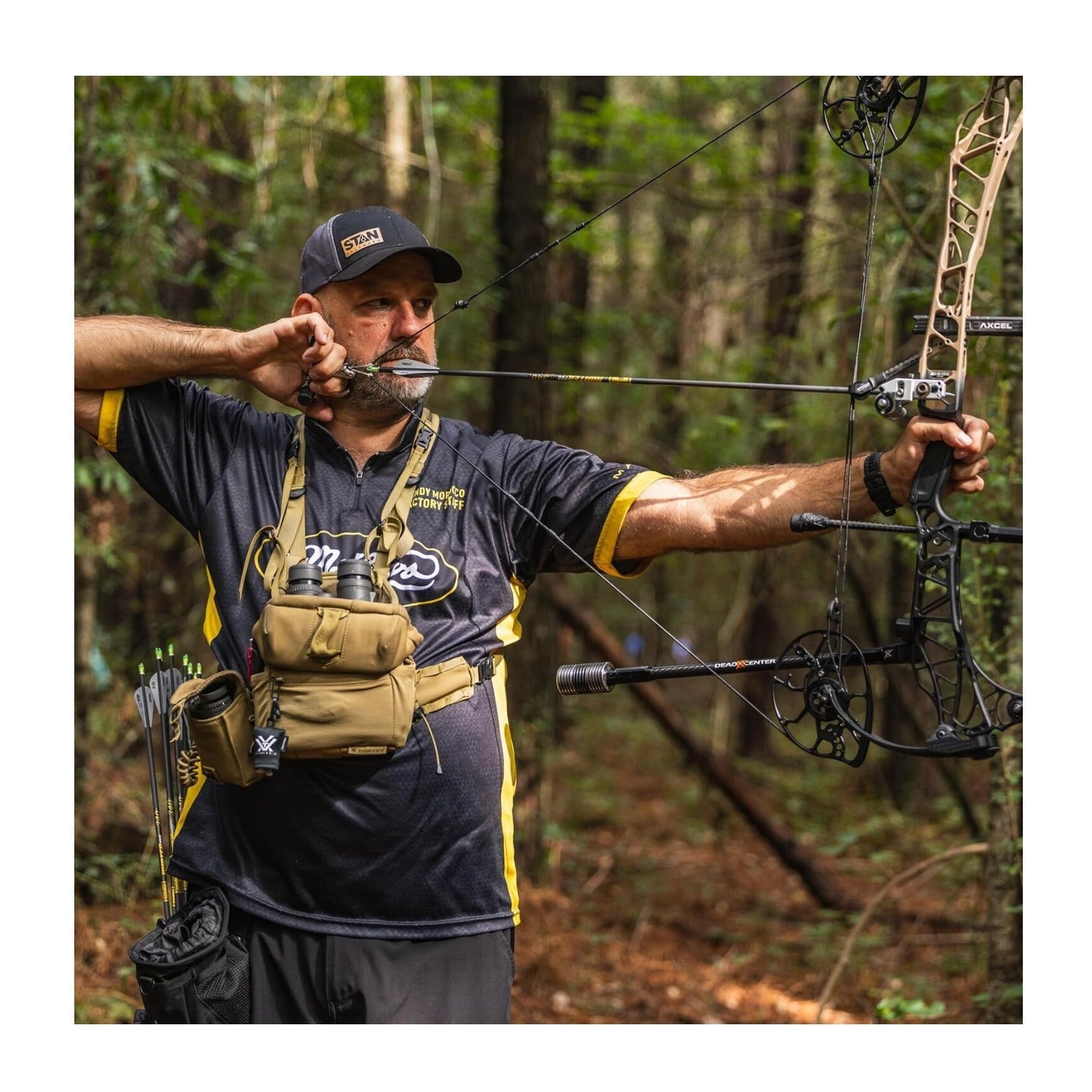 Gold Tip Hunter Pro 400 Carbon Hunting Arrows with Accu-Lite Nocks (Pack of 12)