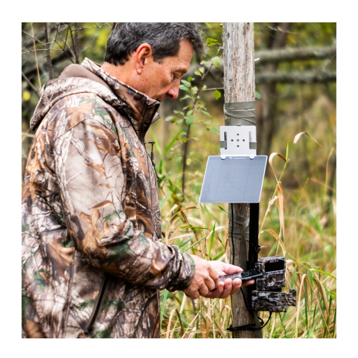 Yellowstone Y2 Cellular Trail Camera Bundle with High-Speed Card Reader, and Accessories (6-Pack)