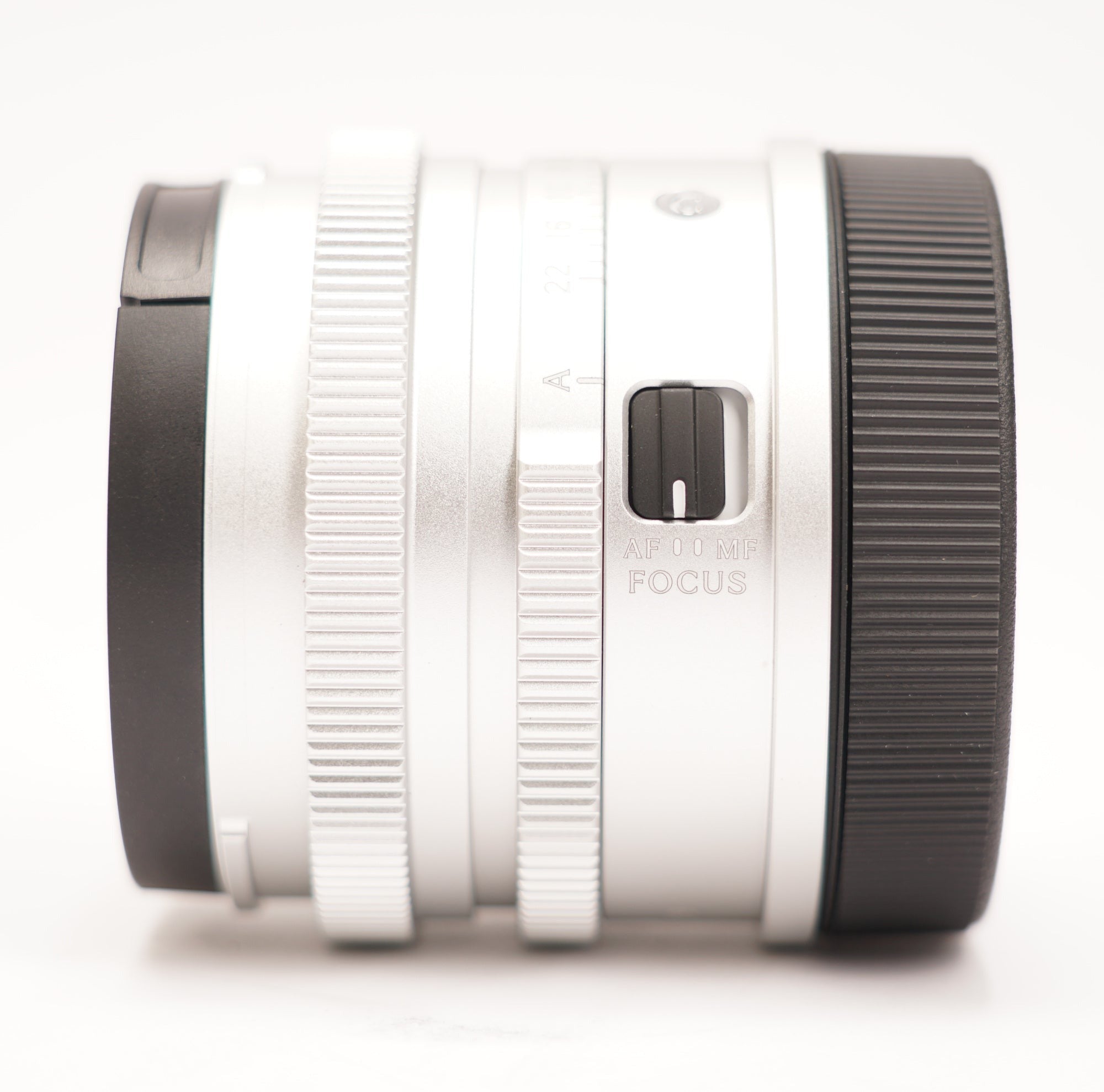 Sigma 45mm F2.8 DG Full Frame Silver Contemporary Lens for L Mount (Open Box)