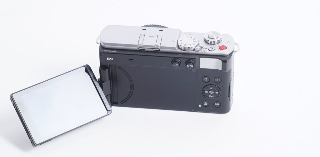 LUMIX S9 S 18-40mm Lens Kit - White and Silver (DC-S9NWA9) (Used)