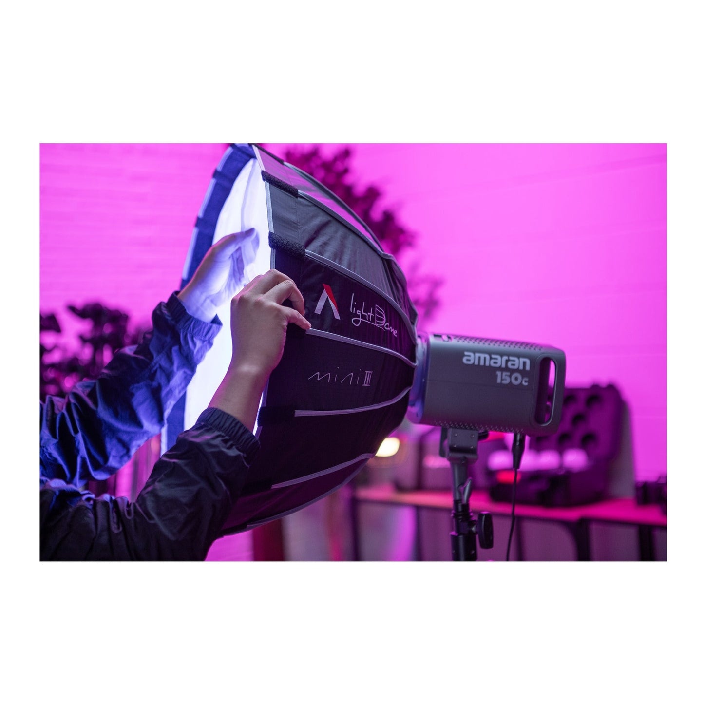 Amaran COB 60x S Bi-Color LED Monolight with Light Dome Mini III