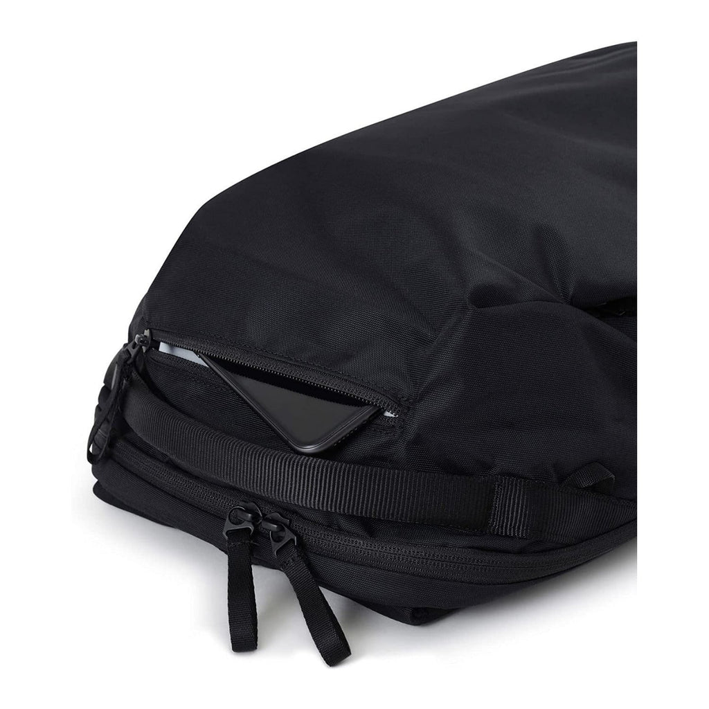 Urth Norite 24L 14 Storage Zones Weatherproof Versatile Nylon Made Modular Backpack (Onyx)