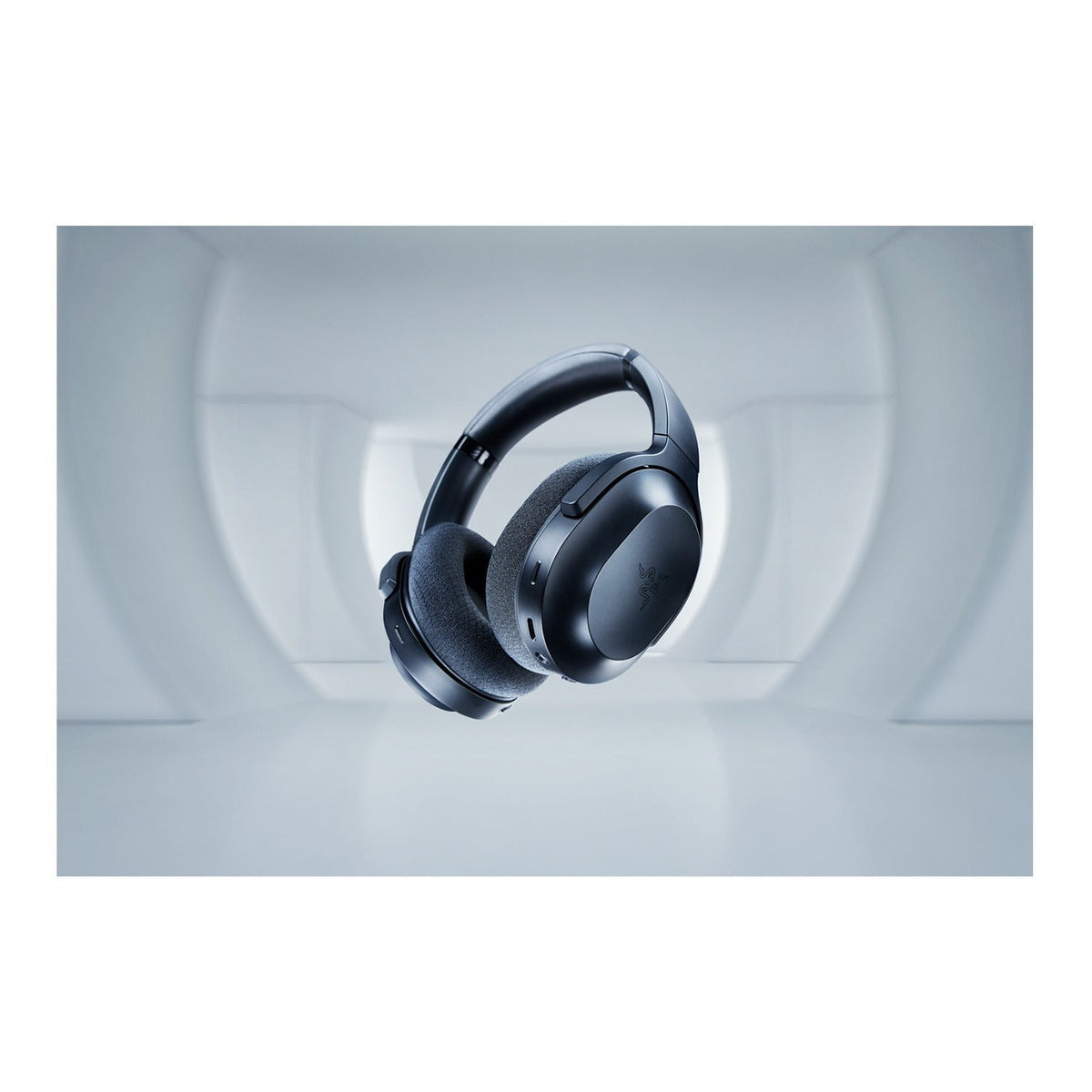 Razer Barracuda Wireless Gaming Headset with Dual Wireless and THX Spatial Audio