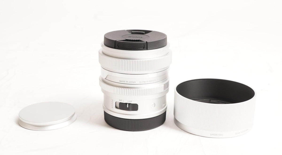 Sigma 35mm F2 DG Silver Contemporary Lens for L Mount (Open Box)