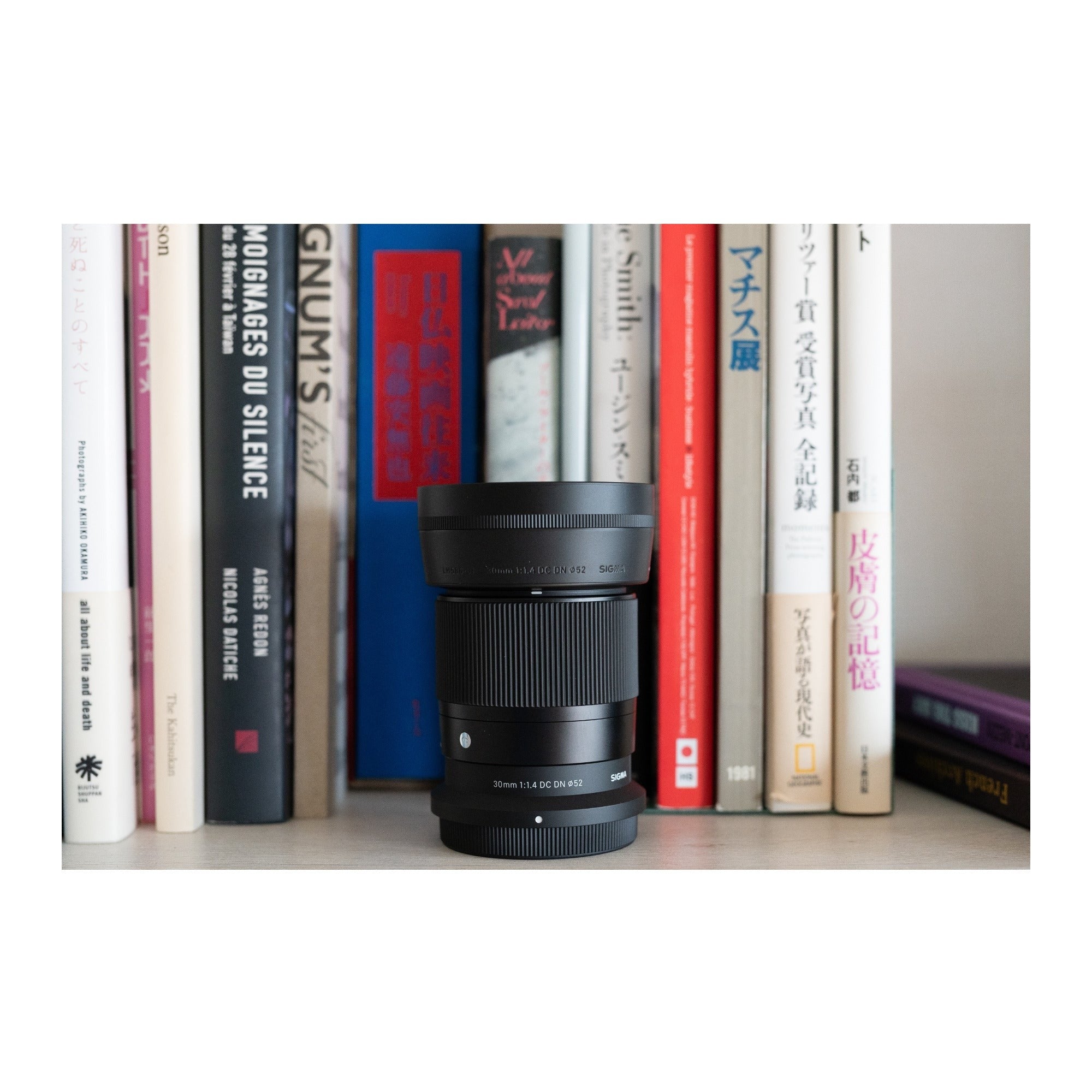 Sigma 30mm F1.4 DC DN Contemporary Lens for Nikon Z Mount with Lens Hood (Black) (Used)