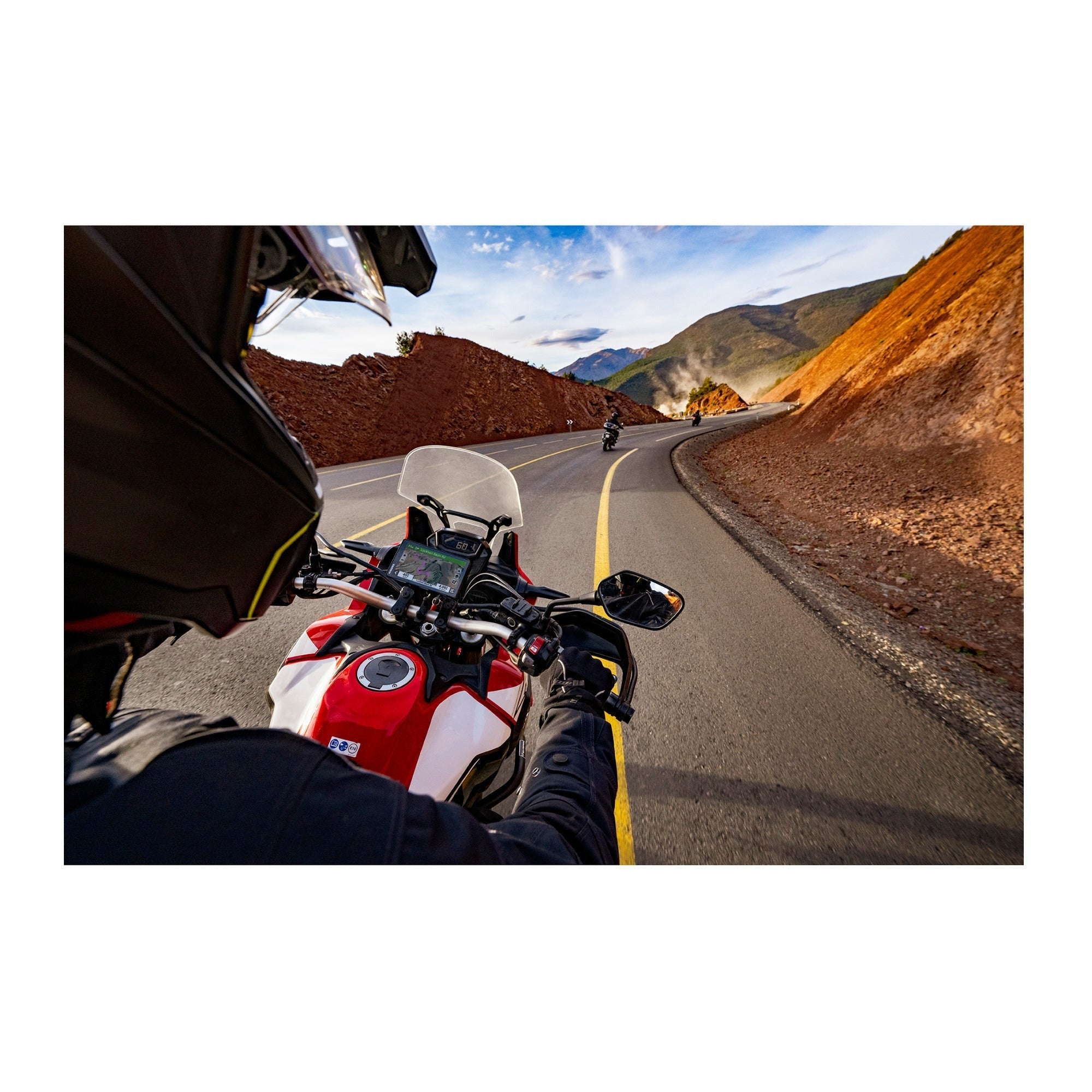 Garmin Zumo XT2 MT-S 6-Inch Motorcycle Navigator with Accessories Bundle