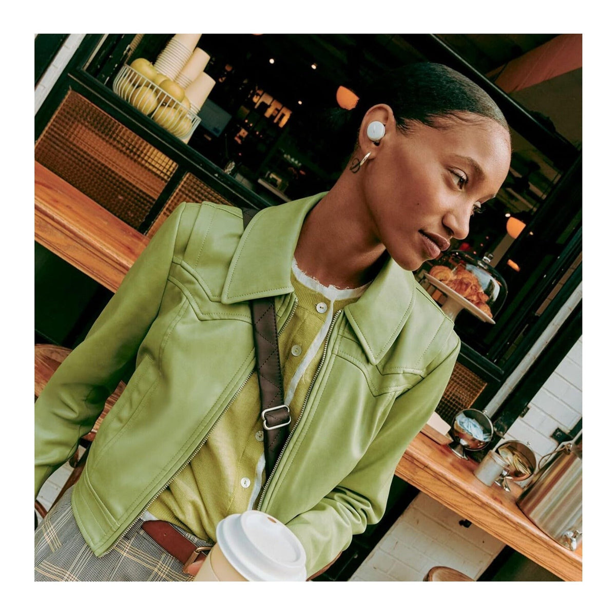 Bose QuietComfort Wireless Noise-Canceling Earbuds (White Smoke)