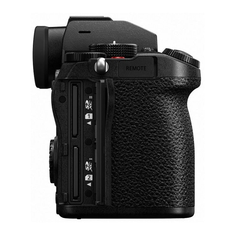 Panasonic LUMIX S5 4K Mirrorless Full-Frame Camera with 20-60mm Lens Bundle