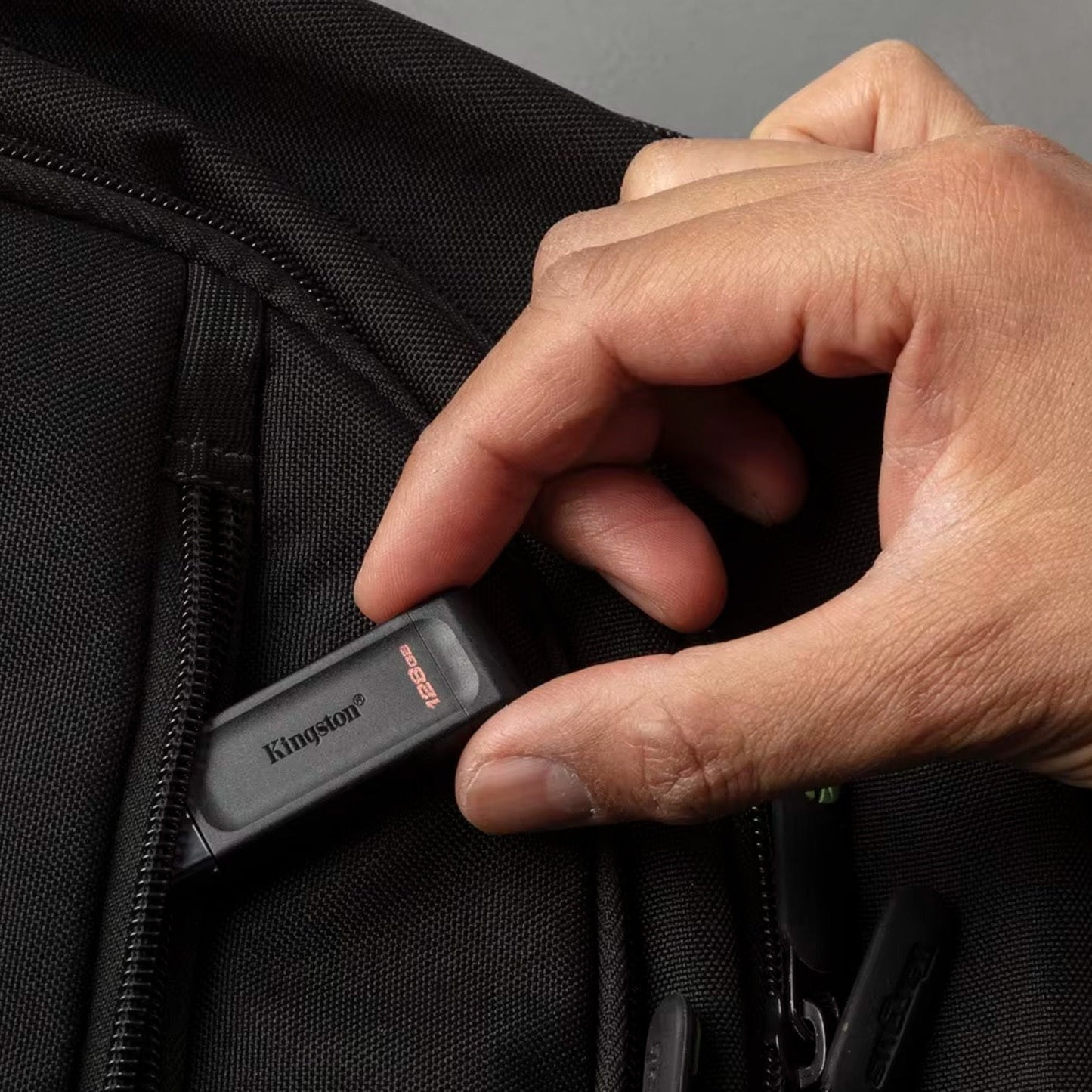Kingston DataTraveler 70 USB 3.2 Flash Drive with Lightweight Design (128GB, Black, 5-Pack) Bundle