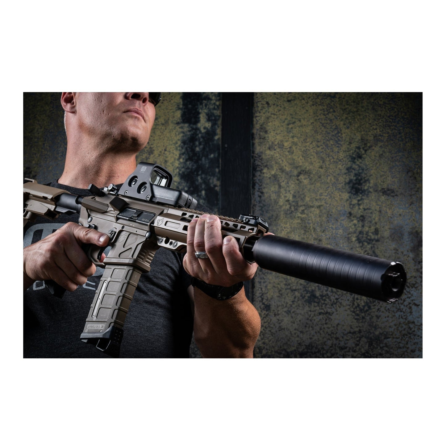 EOTech Holographic Weapon Sight 512 Reticle with 68 MOA Ring and 1 MOA Dot