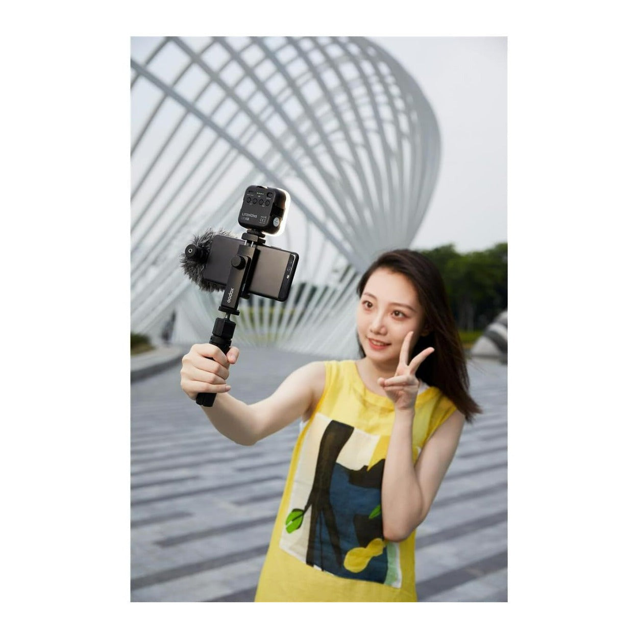 Godox Vlogging Kit with 3.5mm Universal Edition LED6Bi Bi-Color LED Video Light and Compact Size