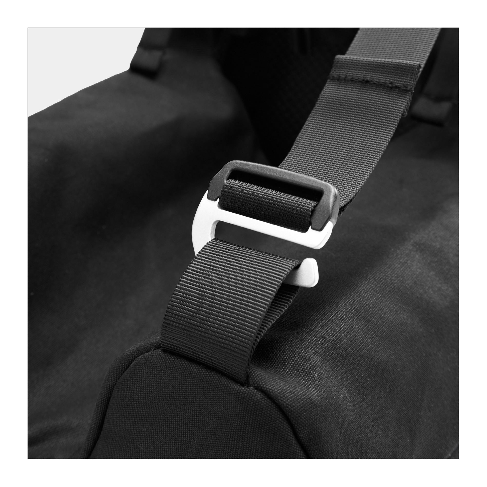 Sakk Camera Saddle Harness Back Support and Stability for Filmmakers