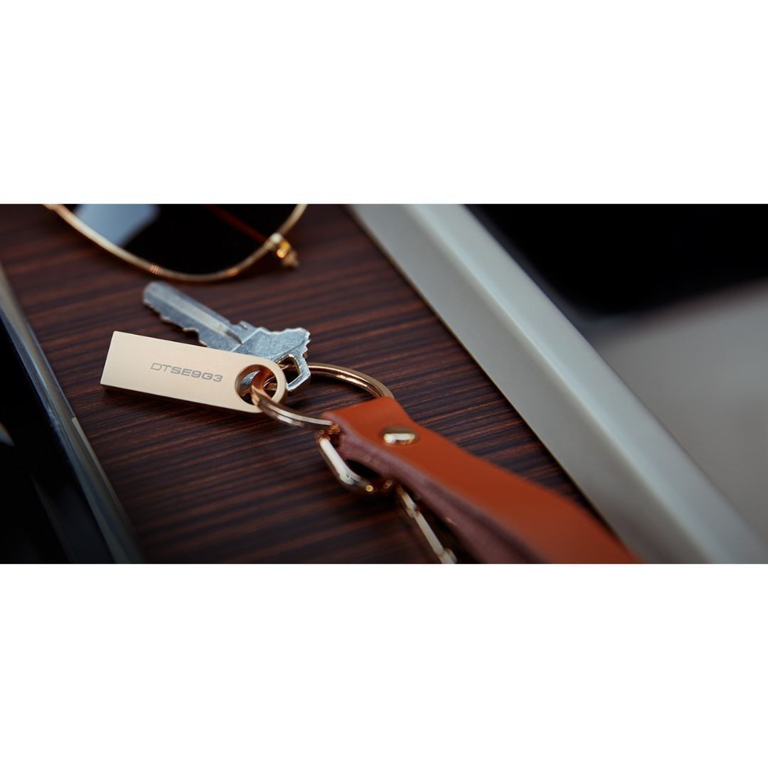 Kingston DataTraveler SE9 G3 USB 3.2 Gen 1 Flash Drive with All-Metal Gold Casing (128GB)