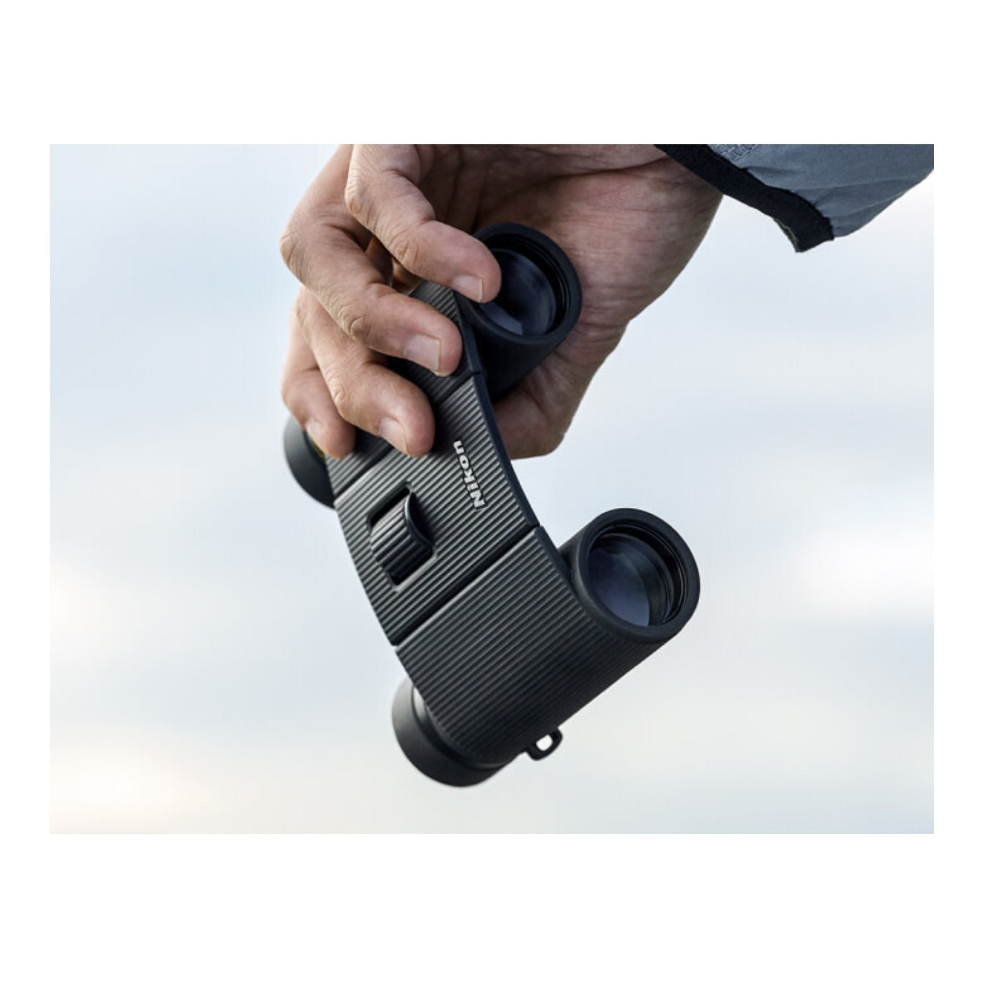 Nikon Trailblazer II 8x25mm Waterproof Roof Prism Binoculars (Black)